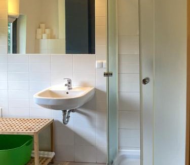 Zagorz Ski Chalet | Charming Chata pod Cześnią: Pet-Friendly Retreat with Kitchen