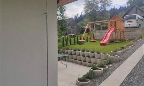 Bobrovnik House | Top-Rated Chata pod lipou Bobrovník - Pet & Child Friendly