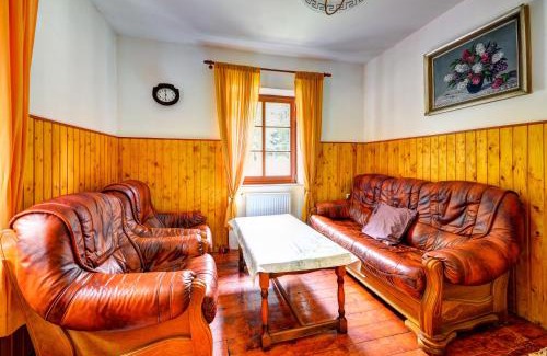 Loucna nad Desnou Cabin | Cozy Chata pod Mravenečníkem: Pet-Friendly Retreat