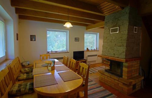 Spisske Tomasovce Cabin | Pet-Friendly Chata Pohoda in Slovenský Raj with Kitchen