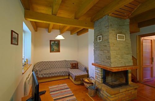 Spisske Tomasovce Cabin | Pet-Friendly Chata Pohoda in Slovenský Raj with Kitchen