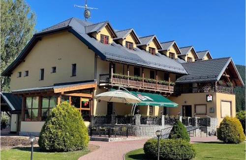 Ramzova Hotel | Relax at Chata Ramzovské sedlo with Ocean View & Pool