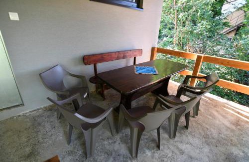 Vinne Apartment | Pet-Friendly Retreat at Chata Sivá - Rated 9/10 by Guests