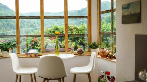 Hnilcik Ski Chalet | Unwind at CHATA U VINCENTA: Sauna & Hot Tub Retreat