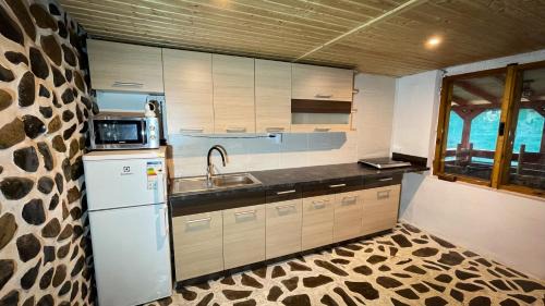 Perstejn House | Pet-Friendly Retreat at Chata Václav Údolíčko - Rated 9.1/10