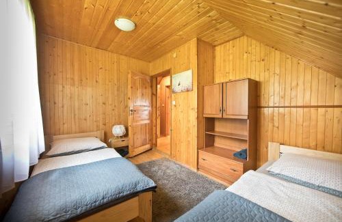 Ladek-Zdroj House | Cozy Chata za wsią: Pet-Friendly with Oceanfront Views
