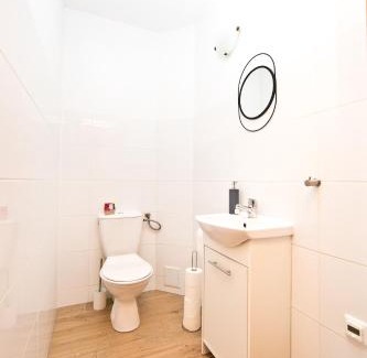 Ladek-Zdroj House | Cozy Chata za wsią: Pet-Friendly with Oceanfront Views