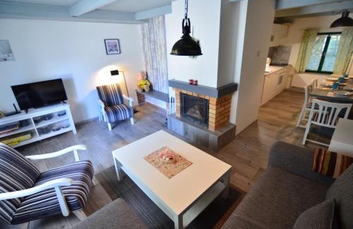 Vinne Cabin | Pet-Friendly Retreat at Chata Zelená - Zemplínska Šírava