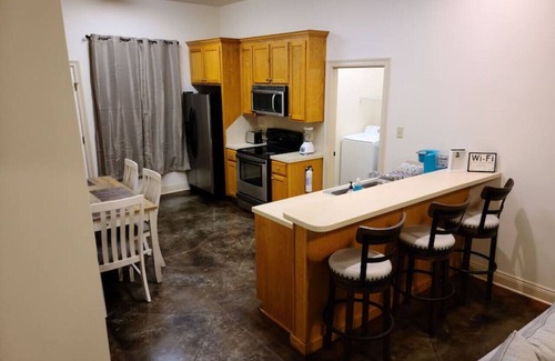 Pine Grove Apartment | Chateau 1: Pet-Friendly Townhouse with Breakfast in Tickfaw