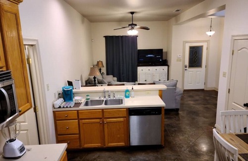 Pine Grove Apartment | Chateau 1: Pet-Friendly Townhouse with Breakfast in Tickfaw