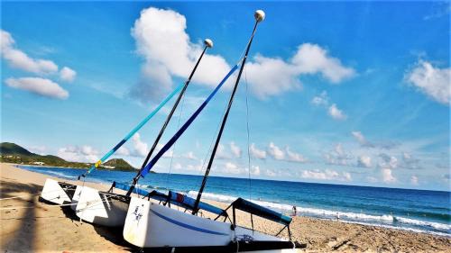 Big Beach Resort | Elegant Chateau Beach Resort Kenting with Oceanfront Views
