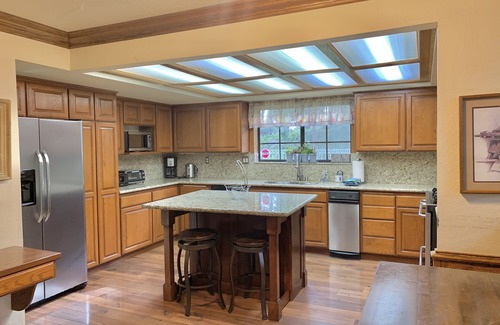 Lake Arrowhead House | Chateau Bernina: Pet-Friendly Retreat with Indoor Jacuzzi