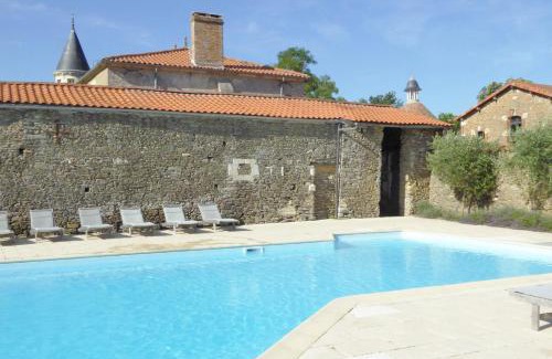Moutiers-sur-le-Lay Bed & Breakfast | Relax at Chateau Breduriere with Oceanfront Views & Spa