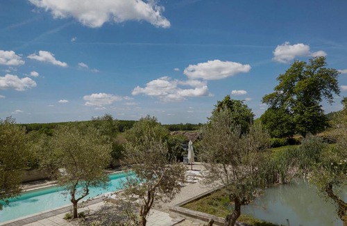 Baurech Bed & Breakfast | Experience Elegance at Chateau Champcenetz with Ocean Views
