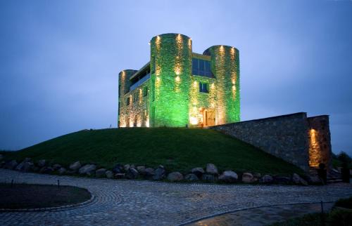 Karlovo Hotel | Explore Chateau Copsa Complex: Oceanfront Bliss Awaits
