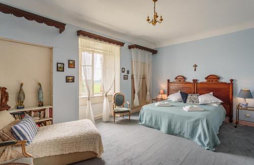 Hastingues House | Oceanfront Retreat at Chateau d'Estrac with Pool & Breakfast