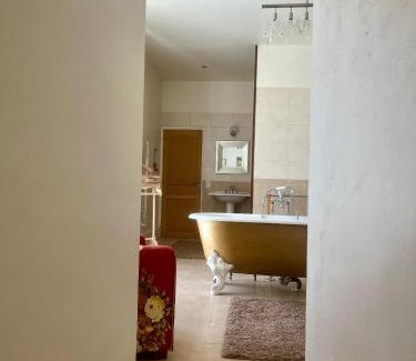 Andiran Bed & Breakfast | Child-Friendly Retreat at Chateau d'Hordosse - Rated 9.1/10