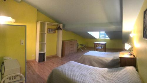Levignac Hotel | Chateau de Faudade: Pet-Friendly Retreat with Ocean Views