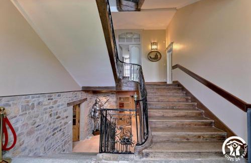 Mezieres-sur-Couesnon Bed & Breakfast | Relax at Chateau de la Giraudais: Family-Friendly Retreat