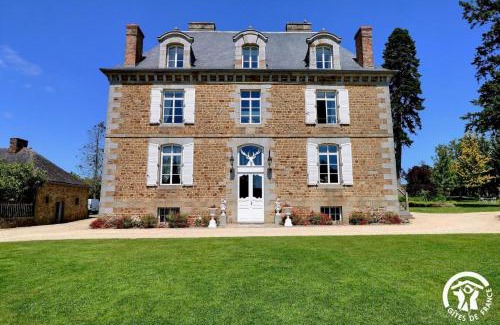 Mezieres-sur-Couesnon Bed & Breakfast | Relax at Chateau de la Giraudais: Family-Friendly Retreat