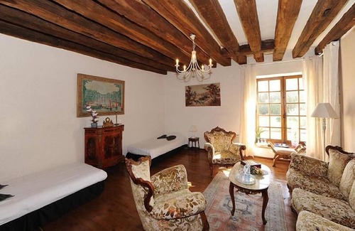 Vernou-sur-Brenne House | Discover Comfort at Chateau De Jallanges with Spa & Pool