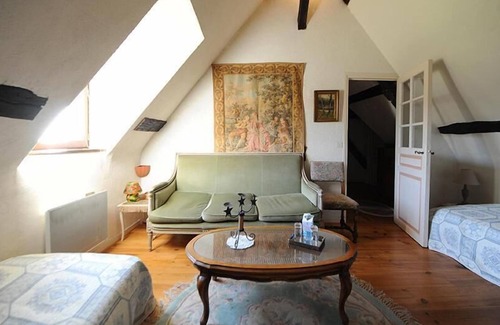 Vernou-sur-Brenne House | Discover Comfort at Chateau De Jallanges with Spa & Pool