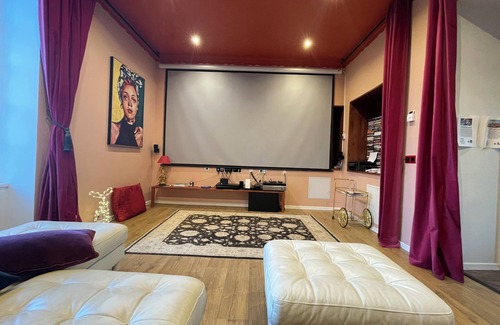 Salles-en-Toulon Other | Chateau de la Brillere