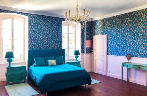 Saint-Laurent Bed & Breakfast | Discover Chateau de la Coutere: Oceanfront Bliss Awaits