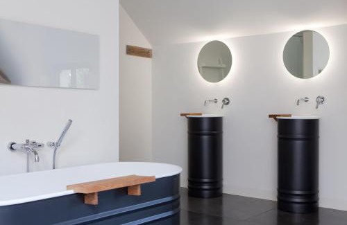 Montigny-la-Resle House | Elegant Chateau De La Resle - Design Hotels with Ocean Views