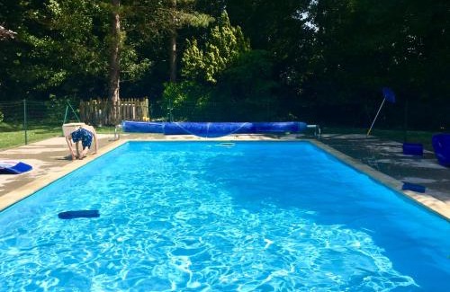 Grandcourt Villa | Pet-Friendly Getaway at Chateau de la Vallee's East Wing
