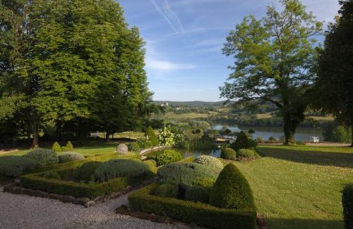 Lissac-sur-Couze House | Elegant Chateau de Lissac with Ocean View & Pool Amenities