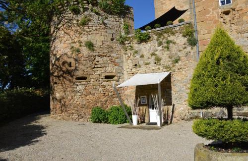 Lissac-sur-Couze House | Elegant Chateau de Lissac with Ocean View & Pool Amenities