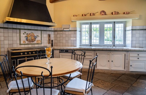 Lorgues Villa | Discover Chateau de Lorgues with Pool & Spa in Provence