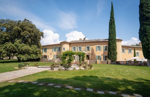 Lorgues Villa | Discover Chateau de Lorgues with Pool & Spa in Provence