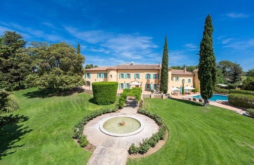 Lorgues Villa | Discover Chateau de Lorgues with Pool & Spa in Provence