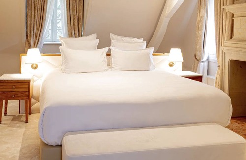 Briollay Hotel | Discover Eco-Friendly Comfort at Chateau de Noirieux