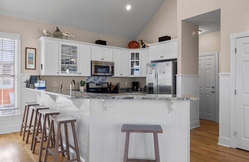 Emerald Isle House | Oceanview Retreat: Private Pool & Easy Beach Access