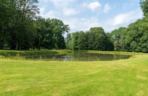 Cappelle-en-Pevele Villa | Enchanting Chateau du Béron: Family-Friendly Retreat
