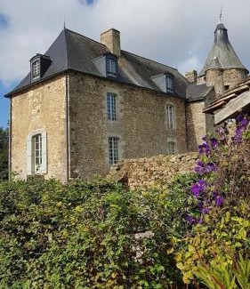 Saint-Pierre-des-Nids House | Oceanfront Escape at L'annexe du Plessis Bochard