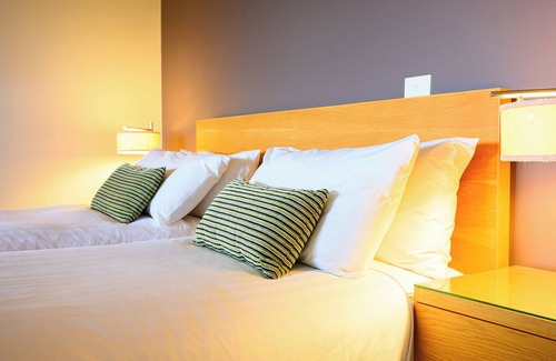Pokolbin Resort | Elegant Chateau Elan At The Vintage: Pool, Spa & Dining