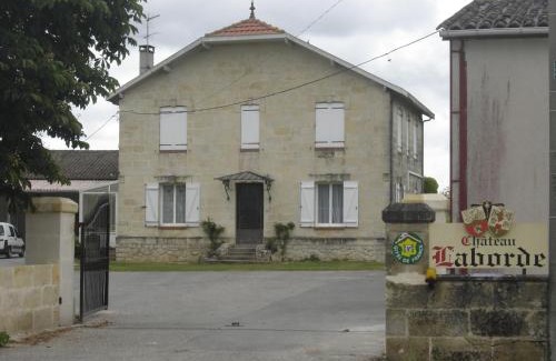 Saint-Medard-de-Guizieres Bed & Breakfast | Discover Chateau Laborde Marjolaine: Pet-Friendly Retreat