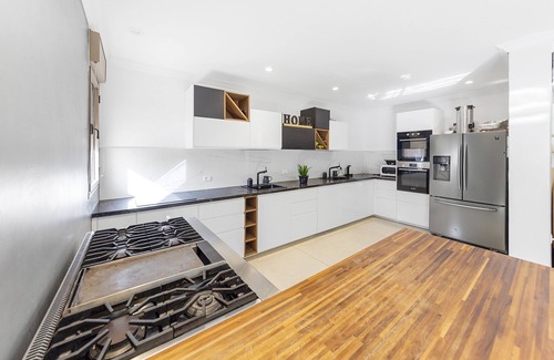 Mateh Yehuda House | Escape to Chateau Gabriel: 6 BR Villa with Heated Pool