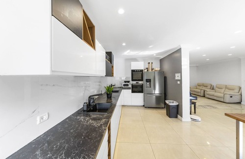 Mateh Yehuda House | Escape to Chateau Gabriel: 6 BR Villa with Heated Pool