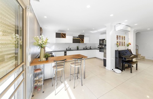 Mateh Yehuda House | Escape to Chateau Gabriel: 6 BR Villa with Heated Pool