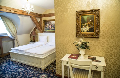 Zbiroh Hotel | Elegant Chateau Hotel Zbiroh: Pools, Spa & Family-Friendly