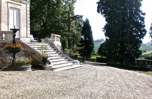 Fronsac House | Discover Family-Friendly Comfort at Chateau Junayme