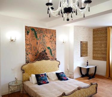 Bayon-sur-Gironde Bed & Breakfast | Chateau La Croix De Millorit - Family-Friendly Getaway