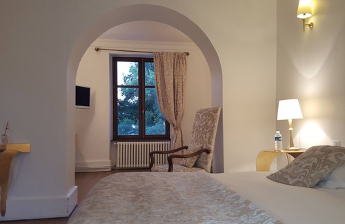 Saincaize-Meauce Hotel | Relax at Chateau Le Sallay: Pool, Spa & Family-Friendly