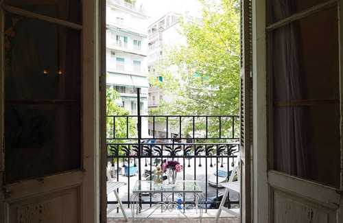 Thessaloniki House | Experience Chateau Leconte: Vintage Oceanfront Retreat