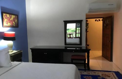 Montego Bay House | Relaxing Stay at Chateau Margarita JA with Pool & Hot Tub
